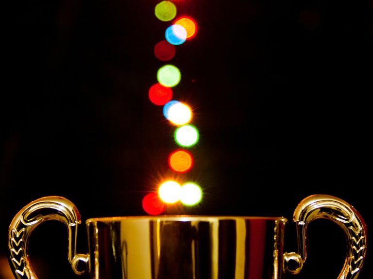 Trois nouveaux podiums pour les clients de Wellcom dans les sections Relations Presse et Relations Publics